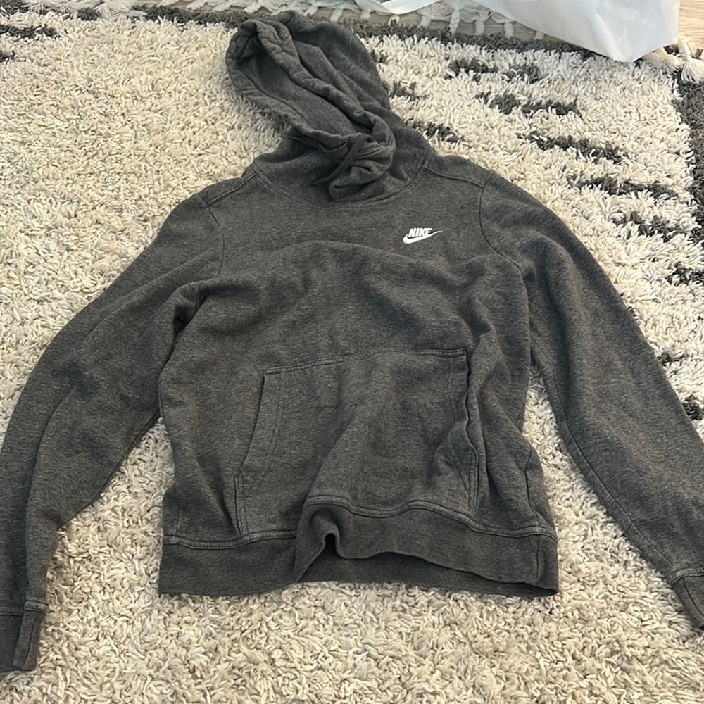 nike sweatshirt